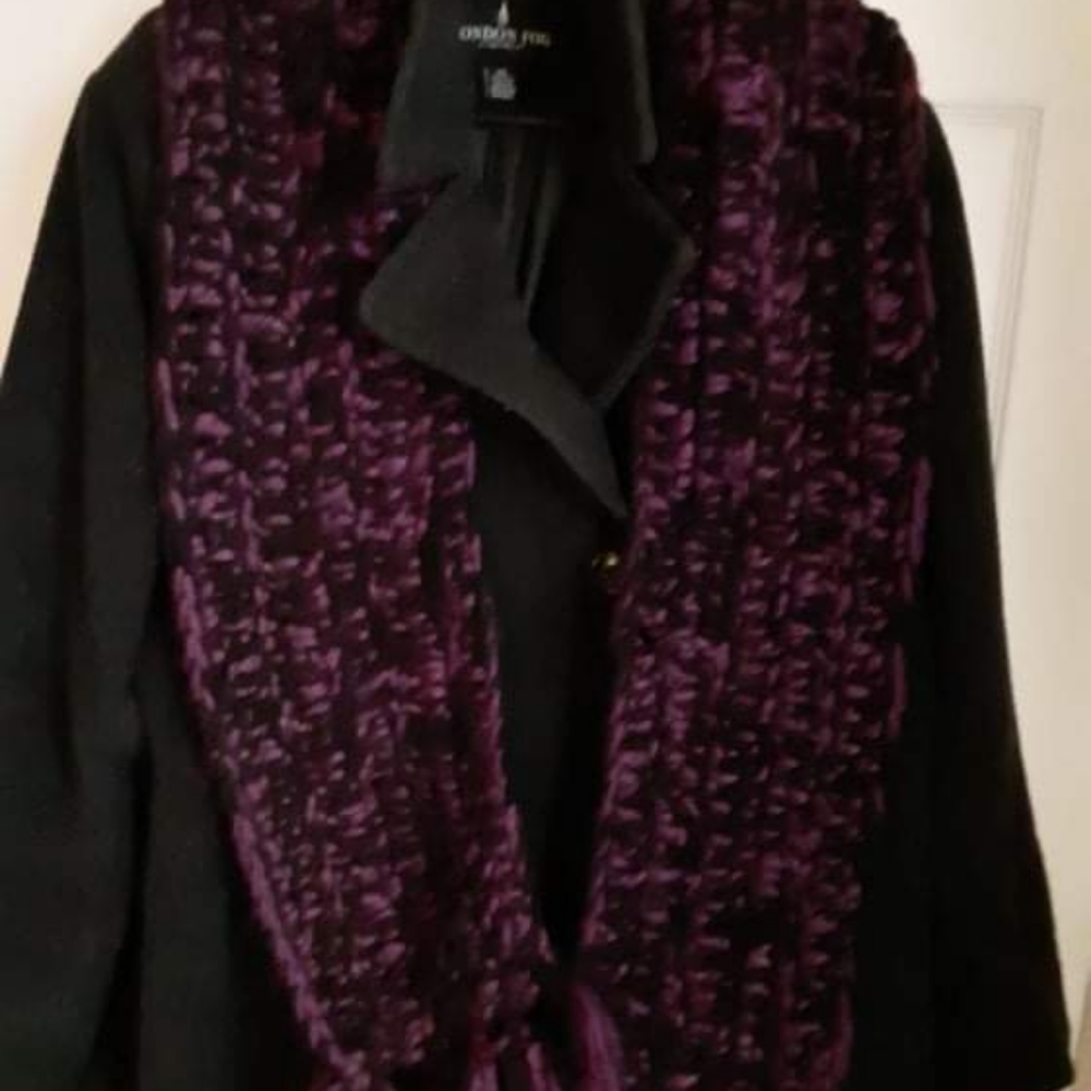 Beautiful chunky crocheted scarf